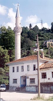So�ukp�nar Camisi ve Hocaevi (2004)